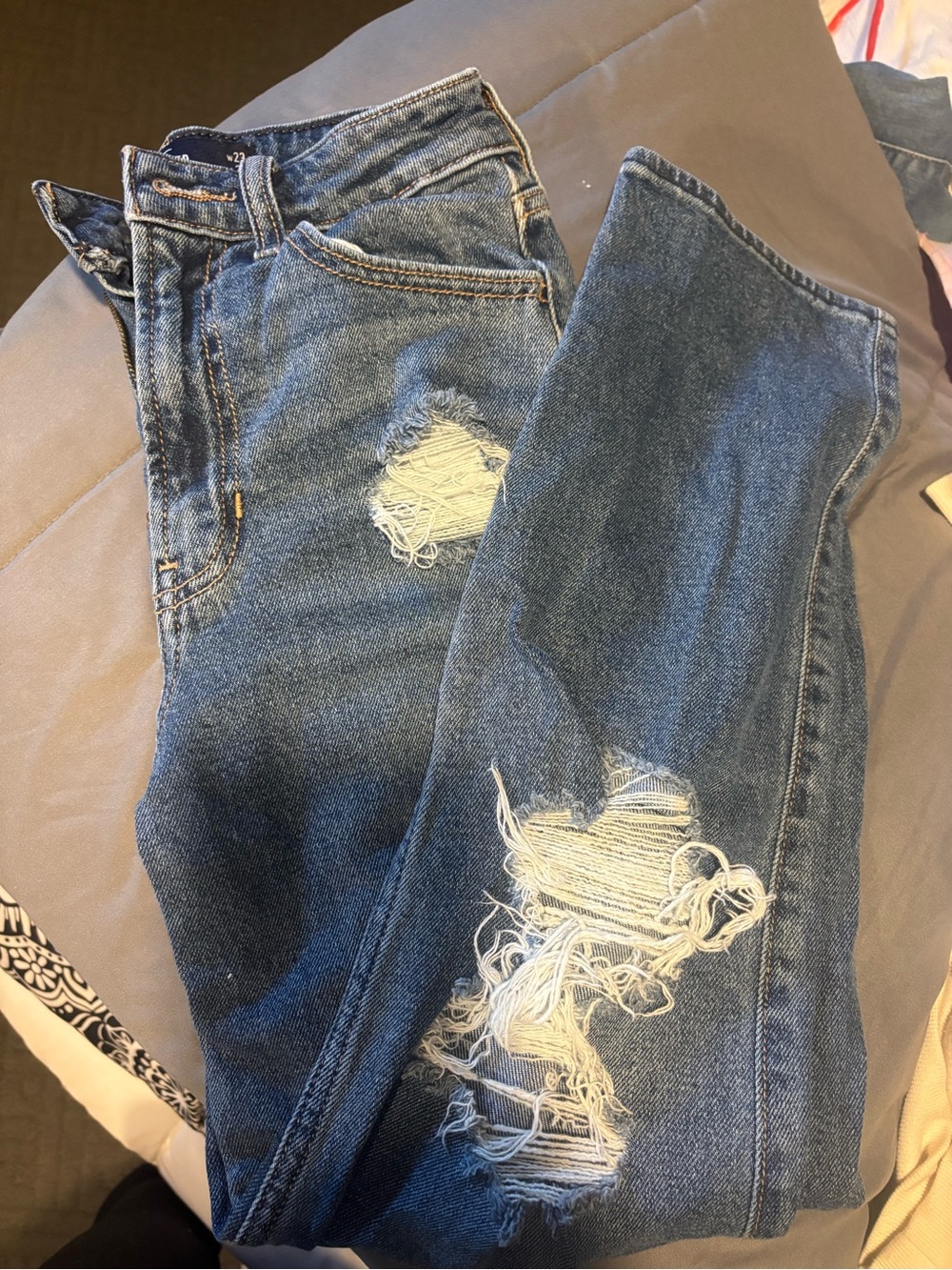 Hollister Women’s Ripped Blue Skinny Jeans